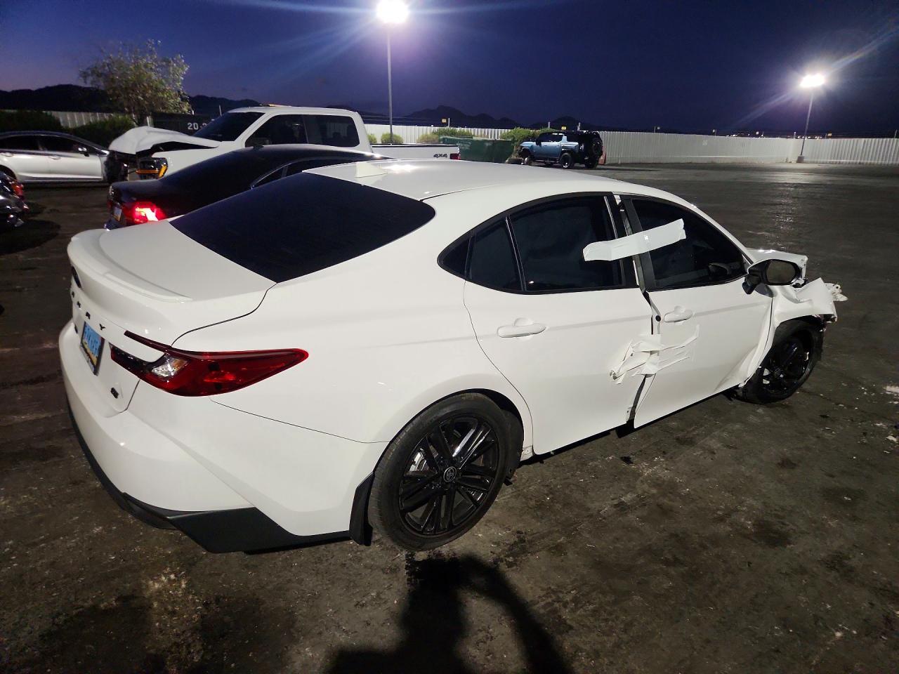 2026 Toyota Camry - zdjęcie 3