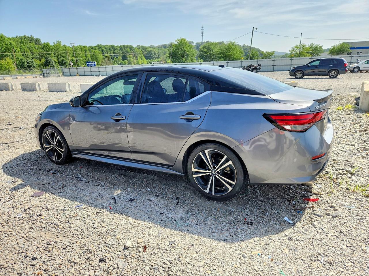 2021 Nissan Sentra Sr - zdjęcie 2