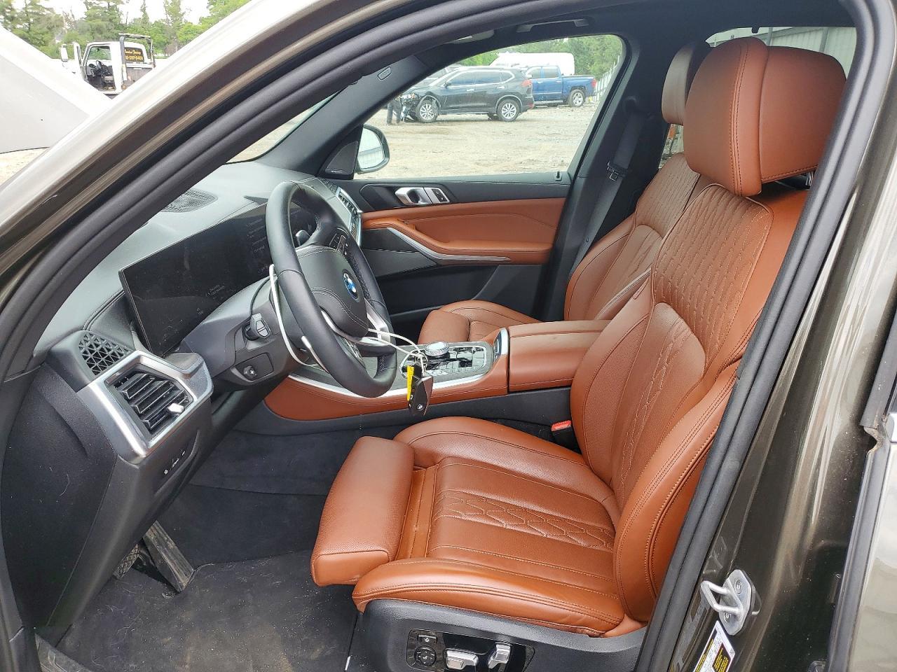 2024 BMW X5 xDrive50E - zdjęcie 7