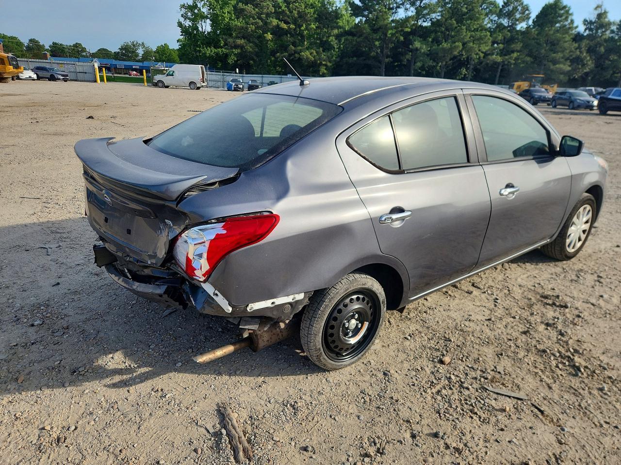 2019 Nissan Versa Sv - zdjęcie 3