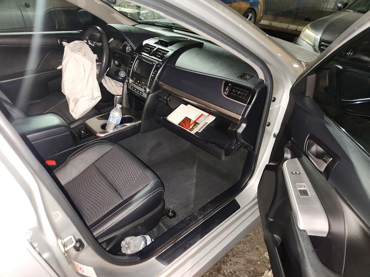 2014 Toyota Camry Se - zdjęcie 13