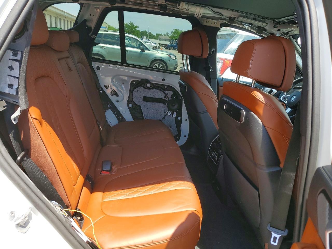 2025 BMW X5 xDrive50E - zdjęcie 11