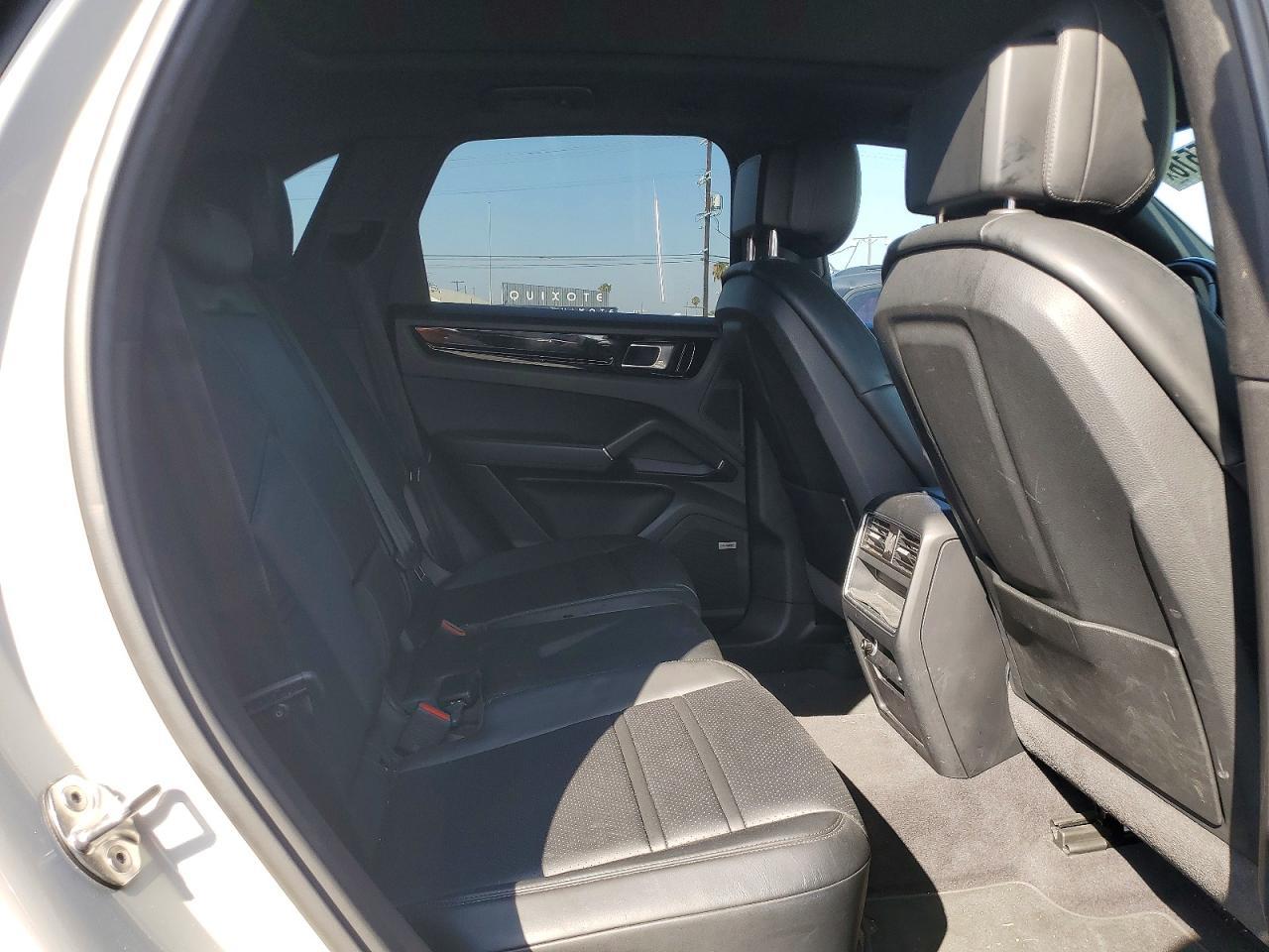2020 Porsche Cayenne - zdjęcie 11