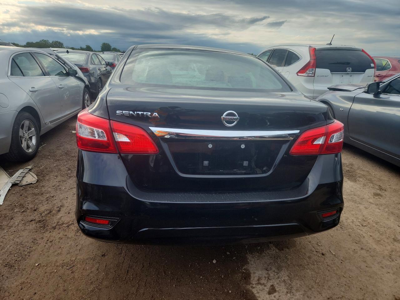 2019 Nissan Sentra S - zdjęcie 6