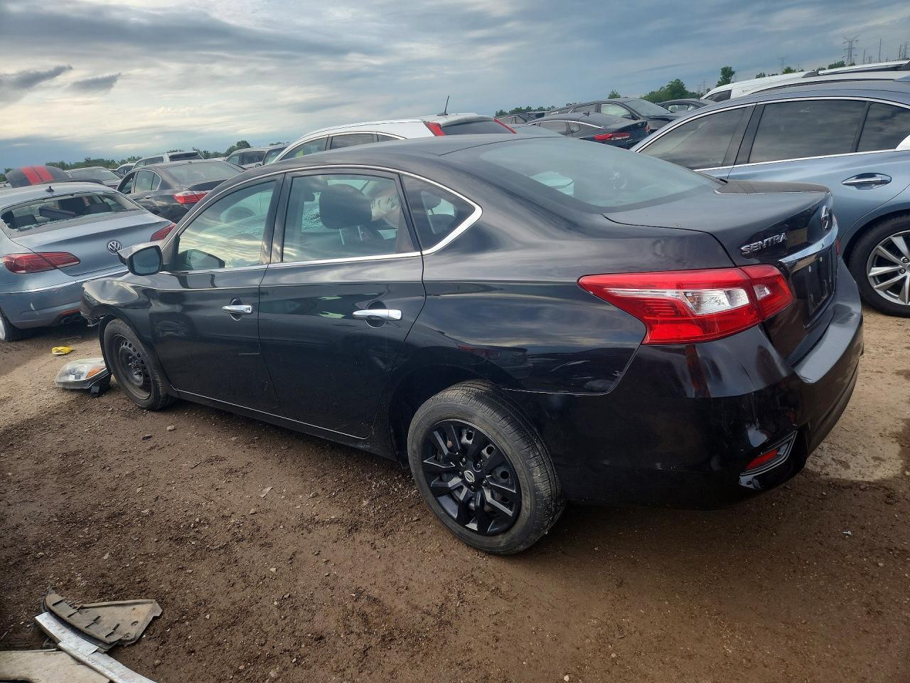 2019 Nissan Sentra S - zdjęcie 2
