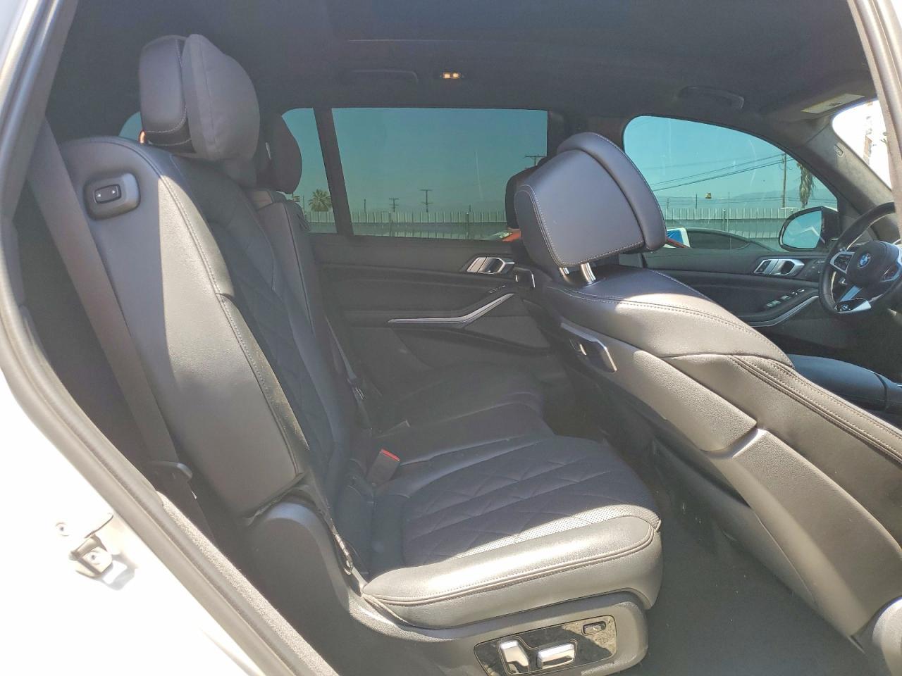 2023 BMW X7 xDrive40I - zdjęcie 11