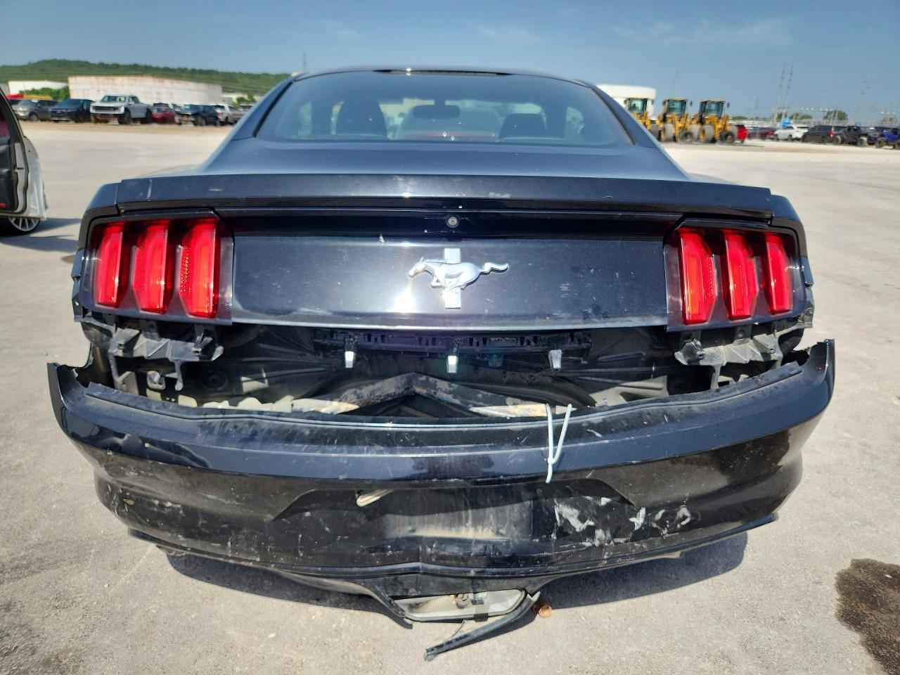 2016 Ford Mustang - zdjęcie 6