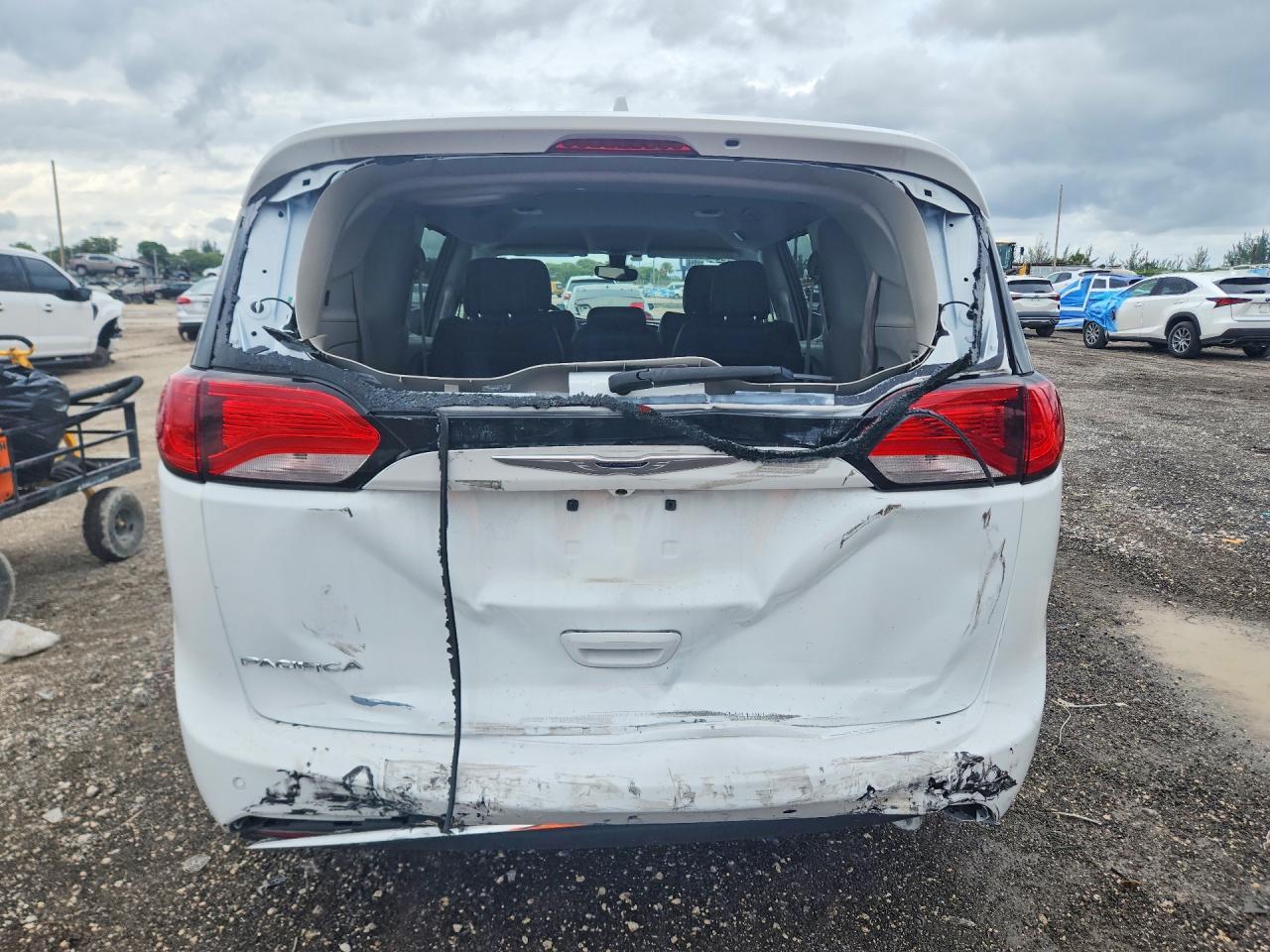2017 Chrysler Pacifica Touring L - zdjęcie 6
