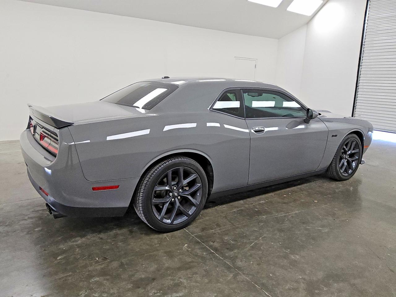 Dodge Challenger - zdjęcie 3