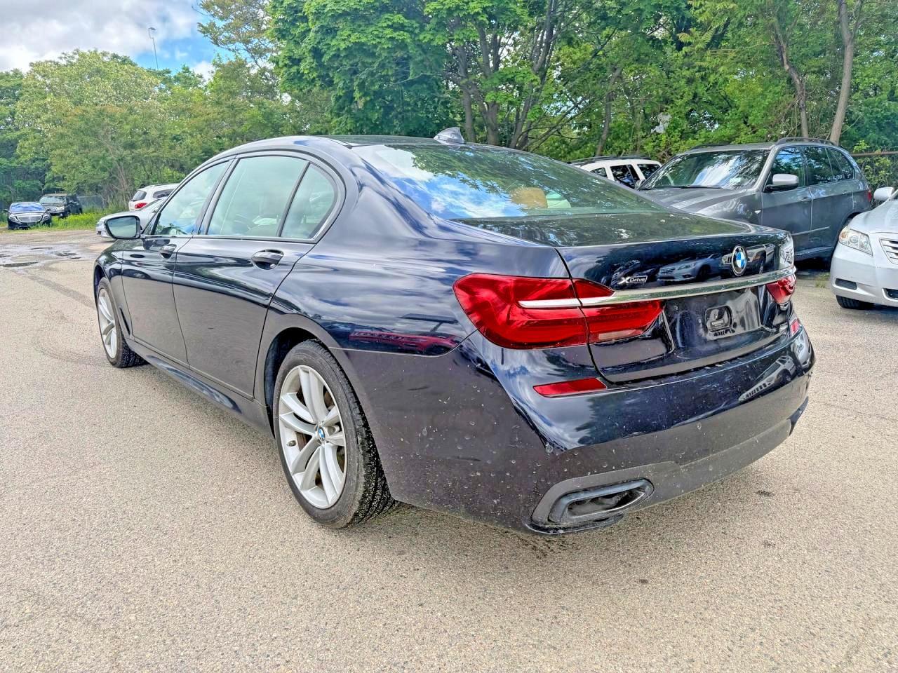 2017 BMW 750 Xi - zdjęcie 3