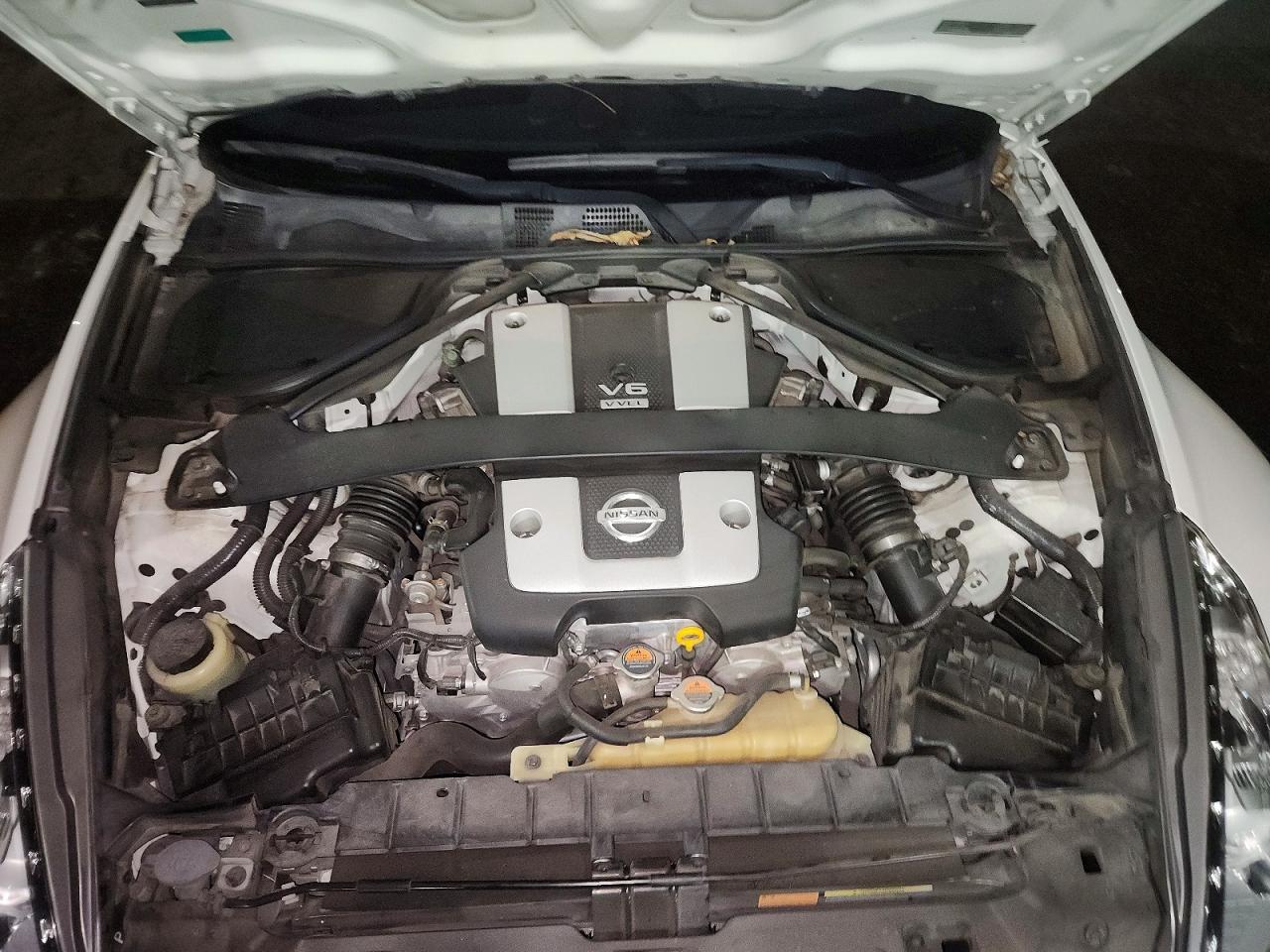 2016 Nissan 370Z Base - zdjęcie 12