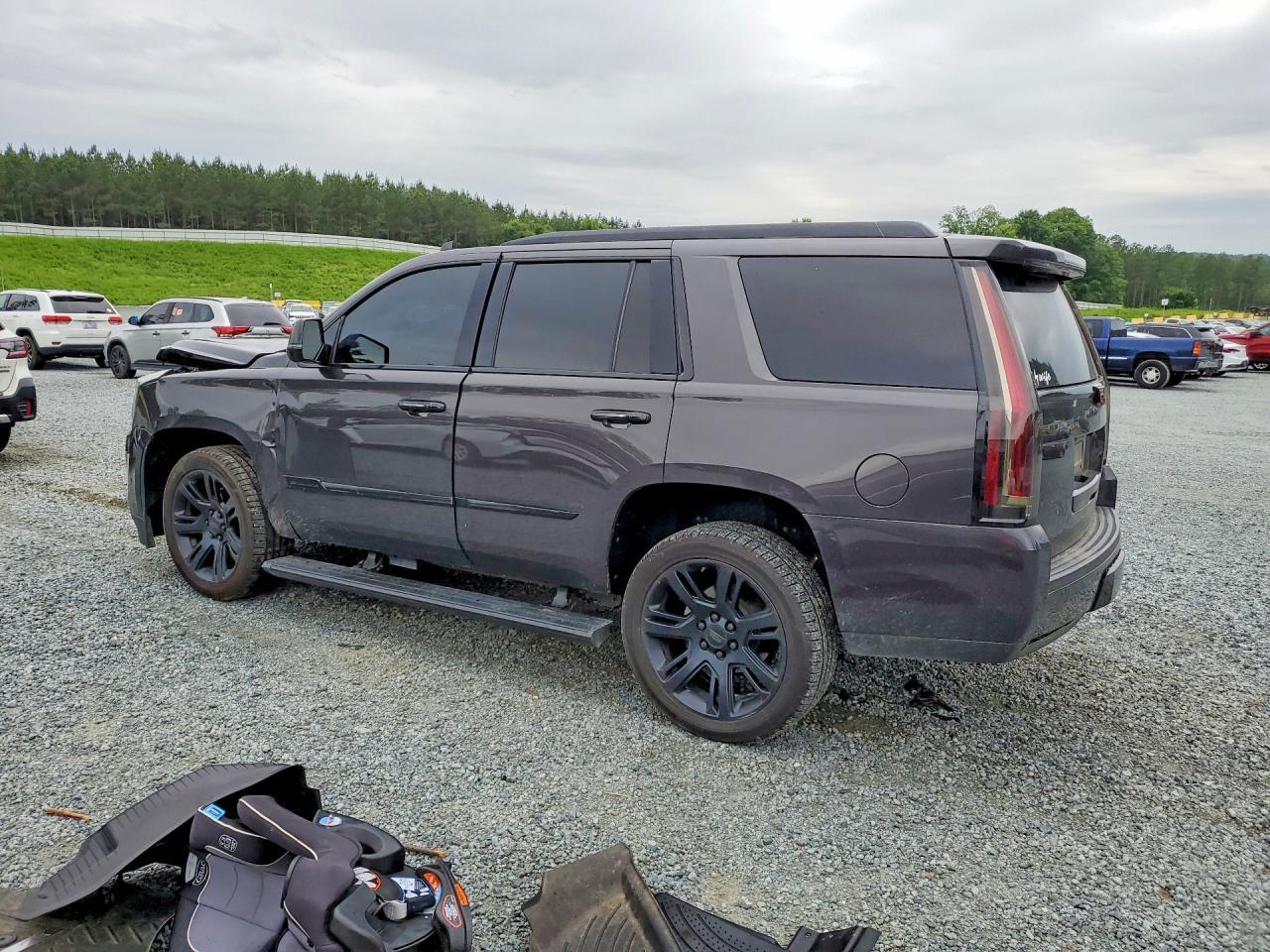 2018 Cadillac Escalade Premium Luxury - zdjęcie 2