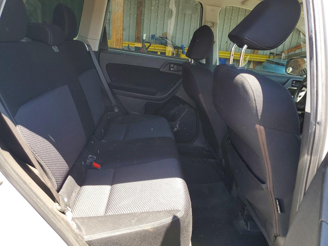 2014 Subaru Forester 2.5I - zdjęcie 10