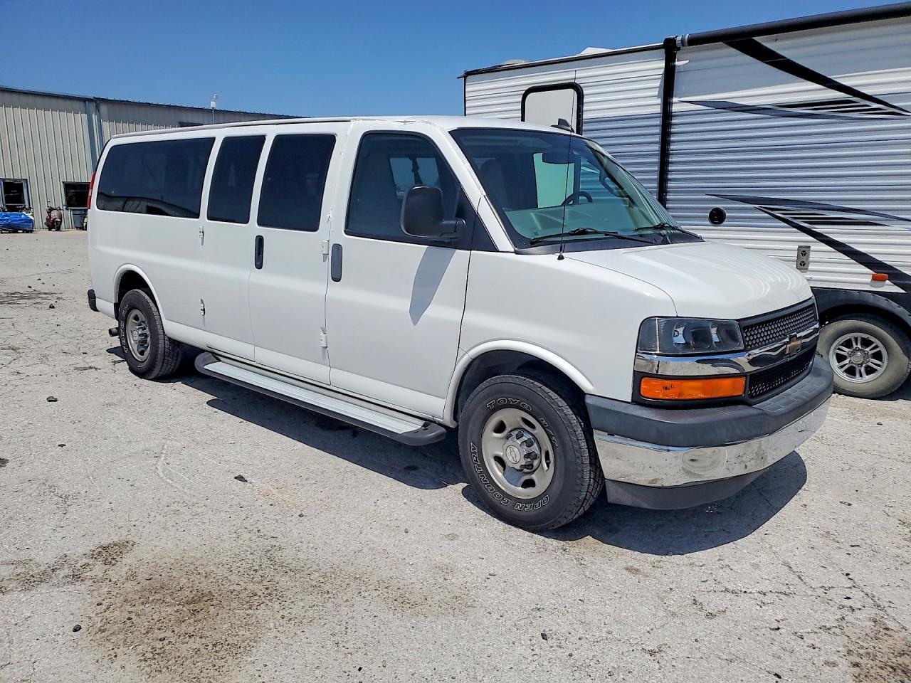 2017 Chevrolet Express G3500 Lt - zdjęcie 4