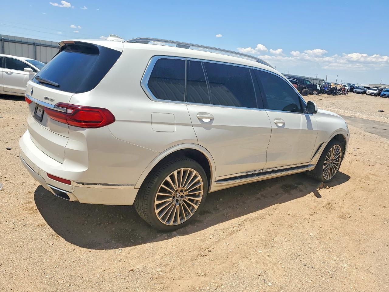 2020 BMW X7 xDrive40I - zdjęcie 3
