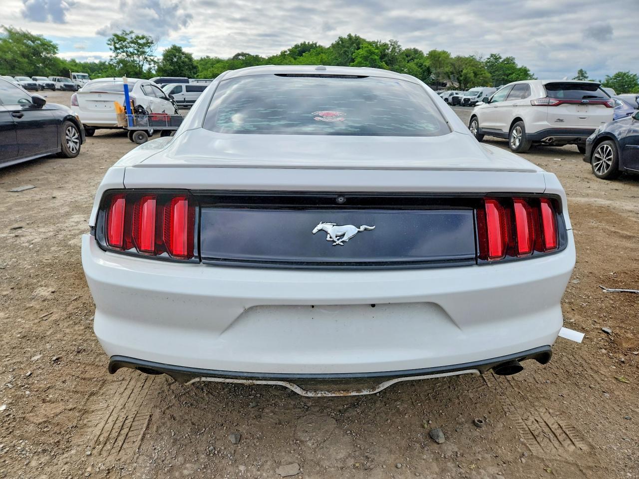 2017 Ford Mustang - zdjęcie 6