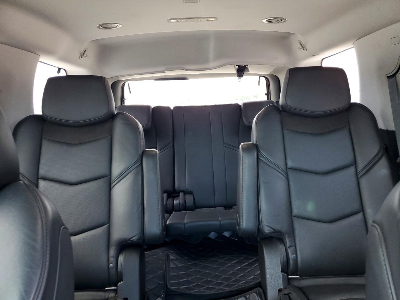 2020 Cadillac Escalade Luxury - zdjęcie 10
