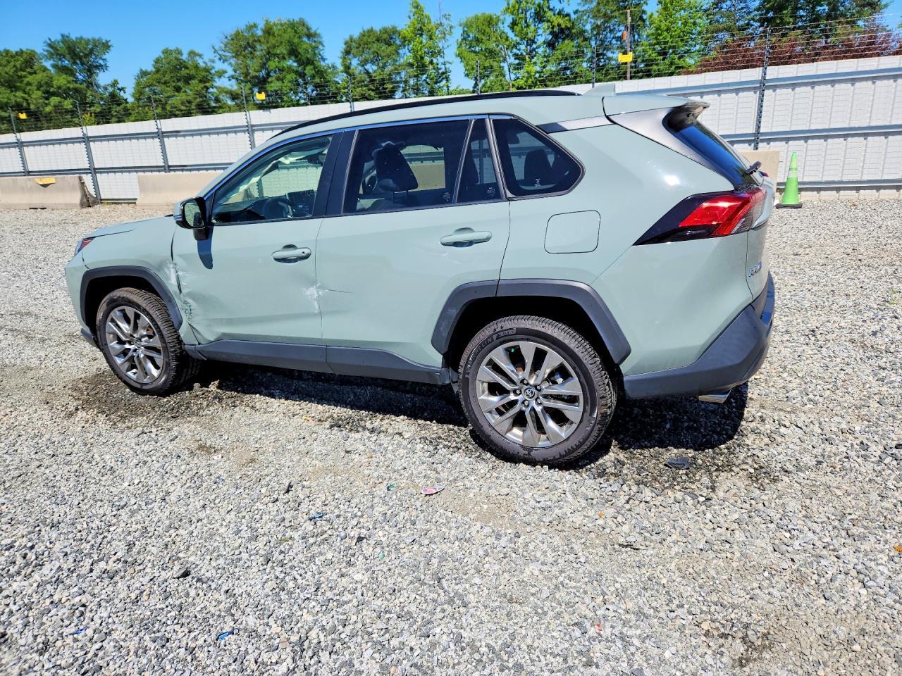 2023 Toyota Rav4 Xle Premium - zdjęcie 2