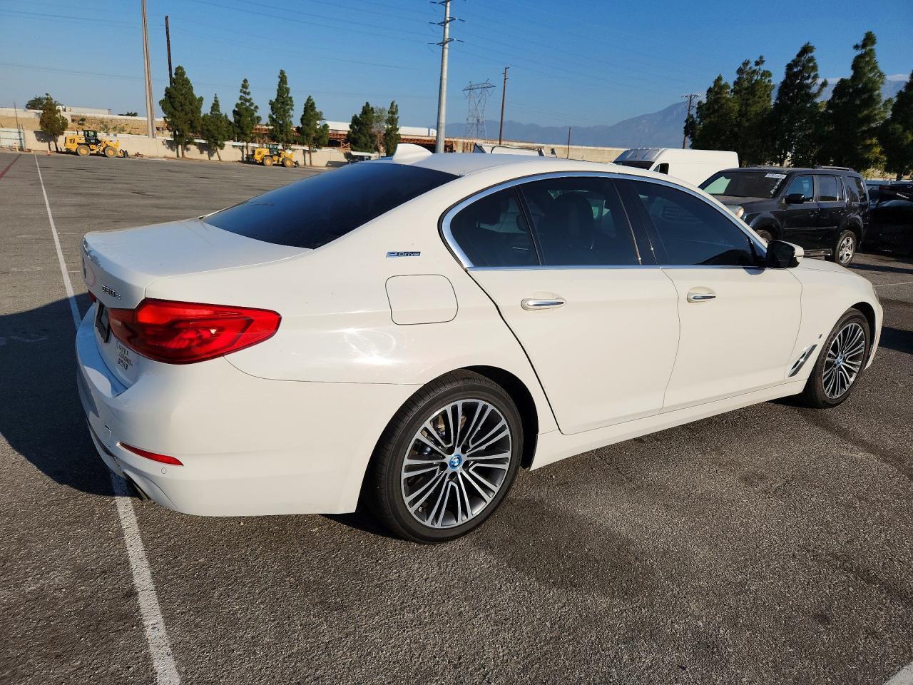 2018 BMW 530E - zdjęcie 3