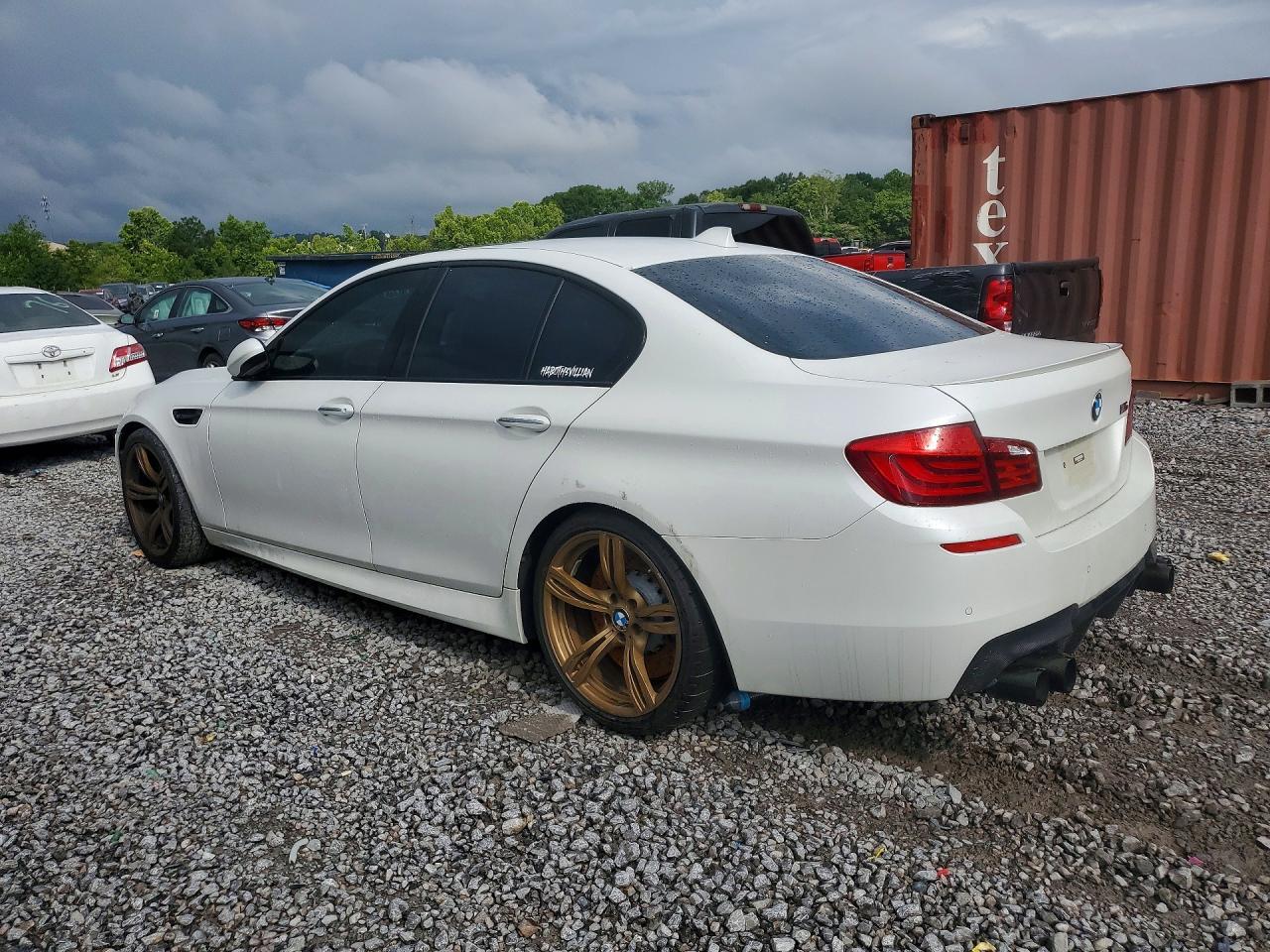 2013 BMW M5 - zdjęcie 2