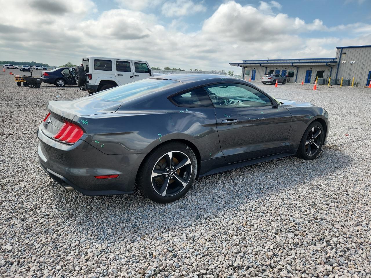 2018 Ford Mustang - zdjęcie 3