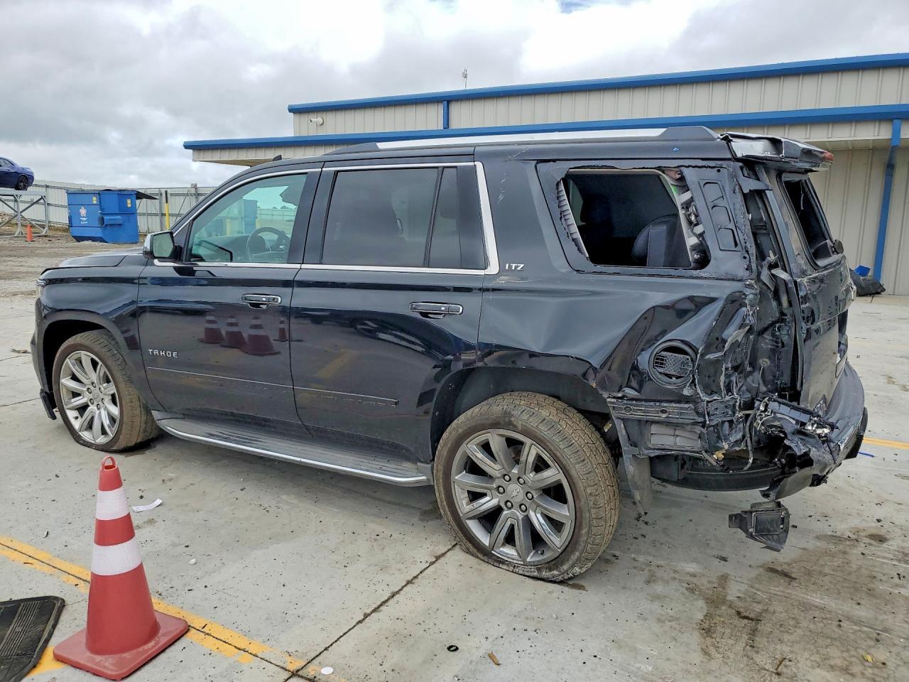 2015 Chevrolet Tahoe K1500 Ltz - zdjęcie 2