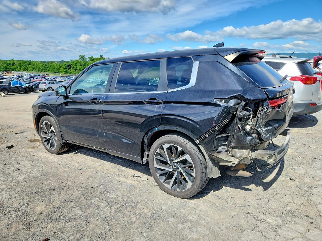 2022 Mitsubishi Outlander Se - zdjęcie 2