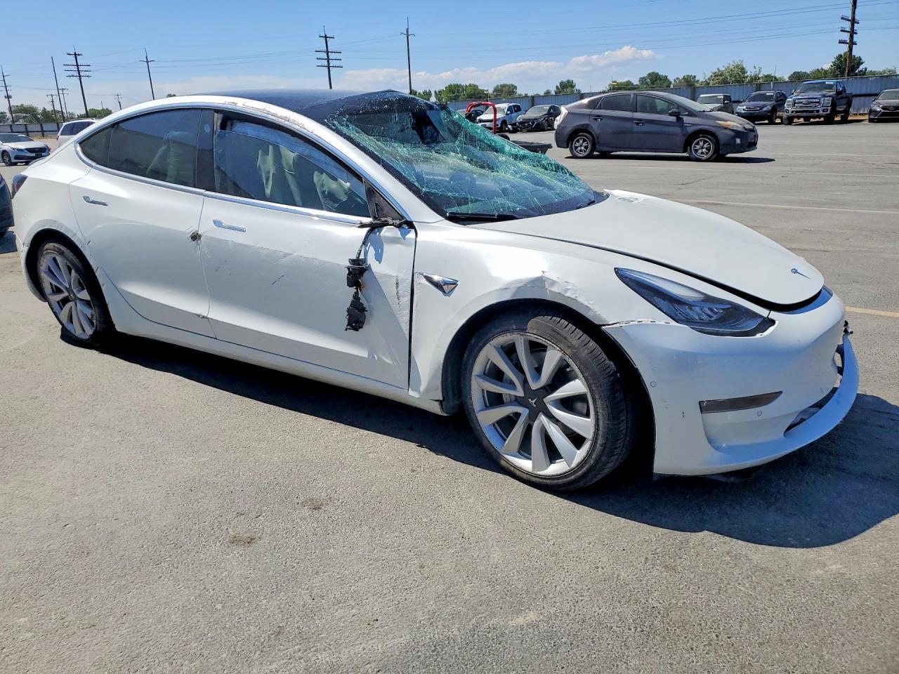 2020 Tesla Model 3 - zdjęcie 4