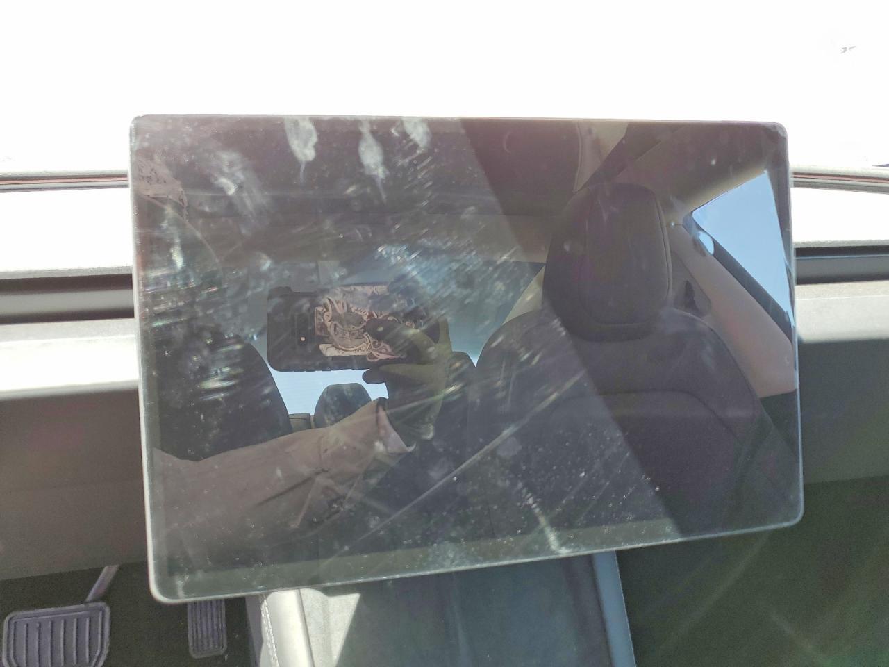 2026 Tesla Model 3 - zdjęcie 9