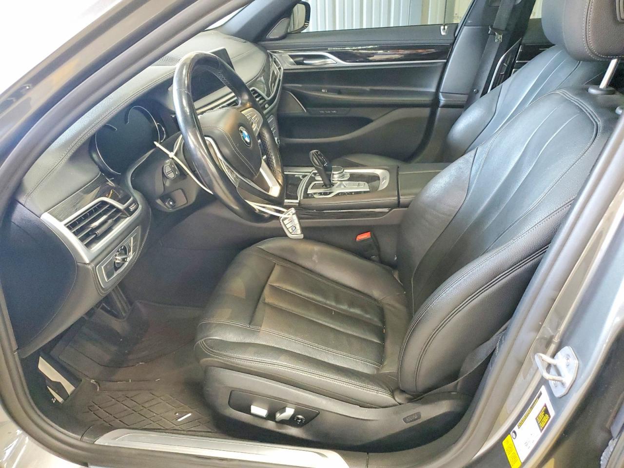 2019 BMW 740 I - zdjęcie 7