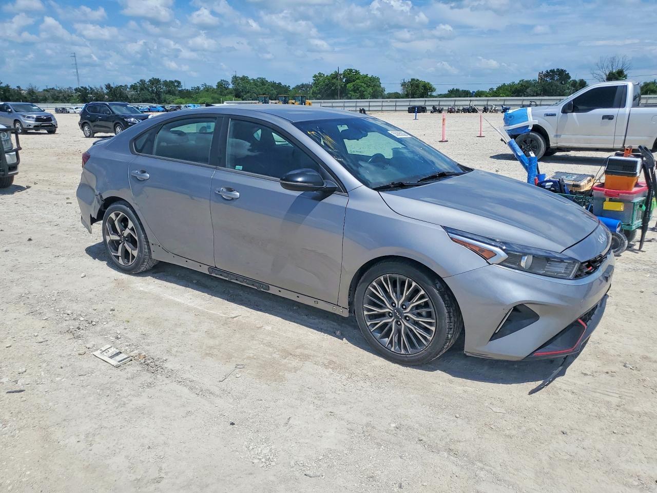 2023 Kia Forte Gt Line - zdjęcie 4