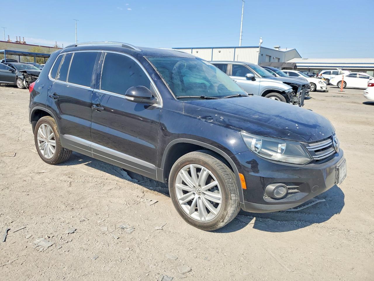 2015 Volkswagen Tiguan S - zdjęcie 4