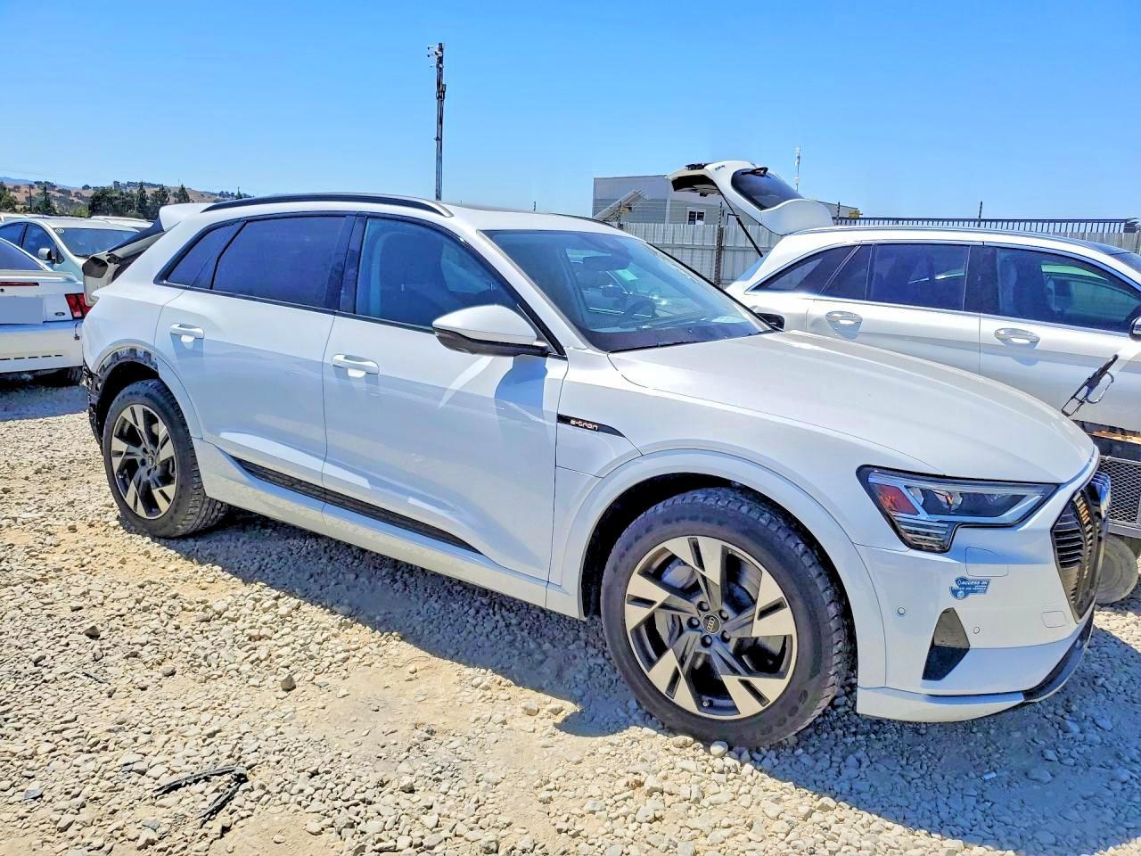 2021 Audi E-Tron Premium - zdjęcie 4