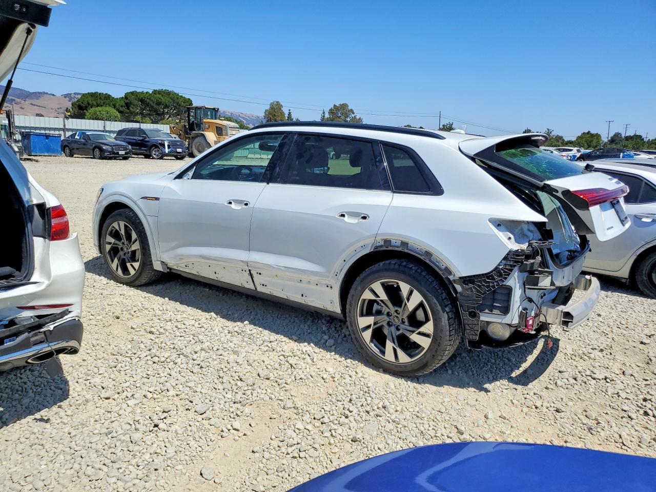 2021 Audi E-Tron Premium - zdjęcie 2