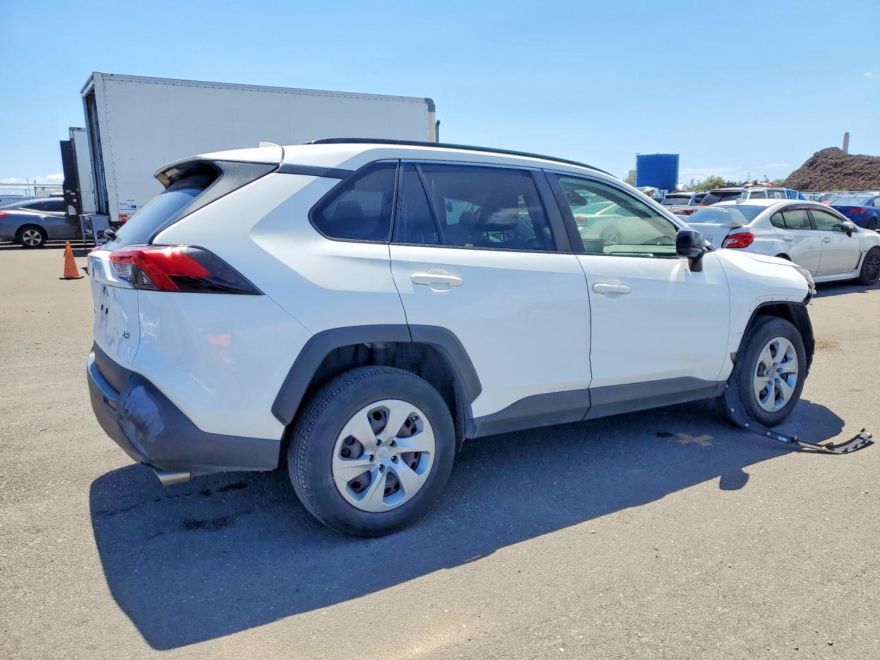 2019 Toyota Rav4 Le - zdjęcie 3