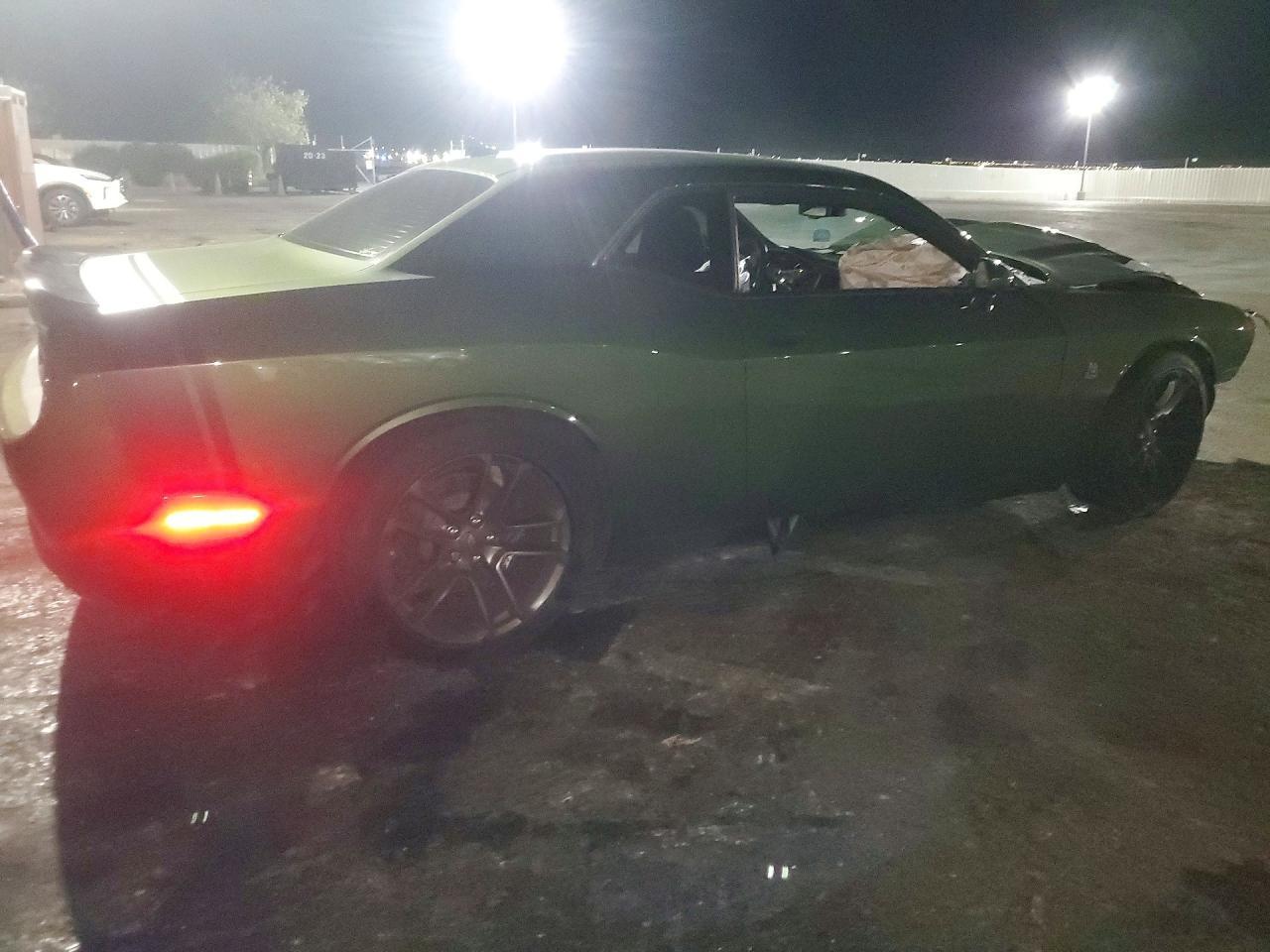 2022 Dodge Challenger R - zdjęcie 3