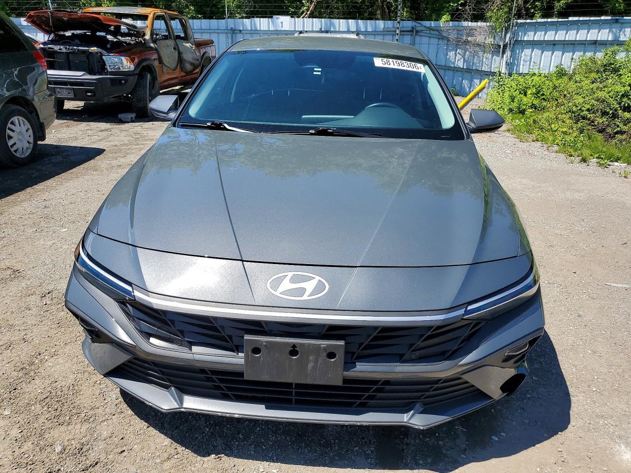 2025 Hyundai Elantra Sel Sport - zdjęcie 5