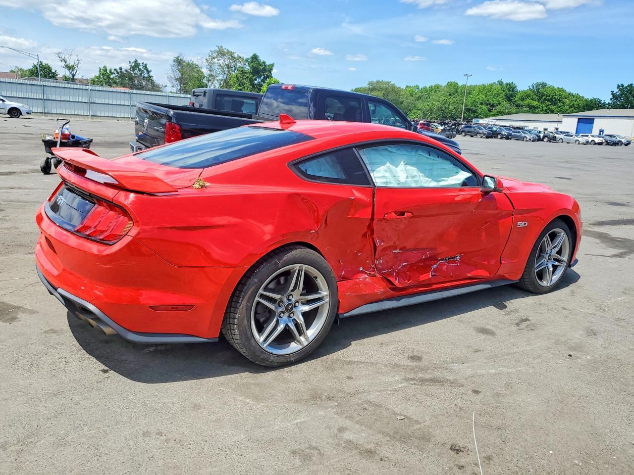2022 Ford Mustang Gt - zdjęcie 3