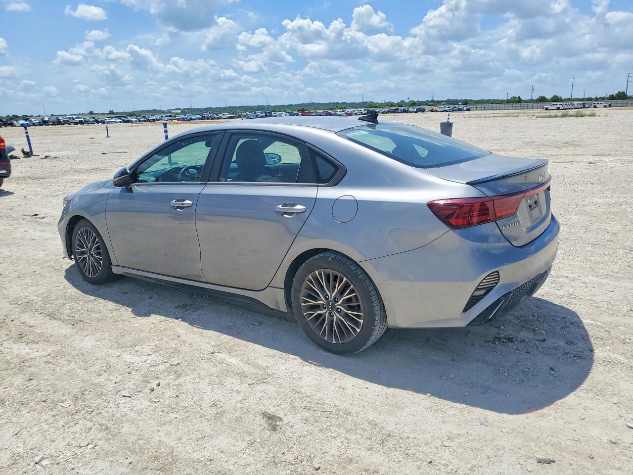 2023 Kia Forte Gt Line - zdjęcie 2