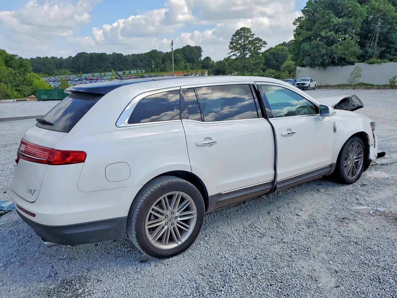 2019 Lincoln Mkt - zdjęcie 3