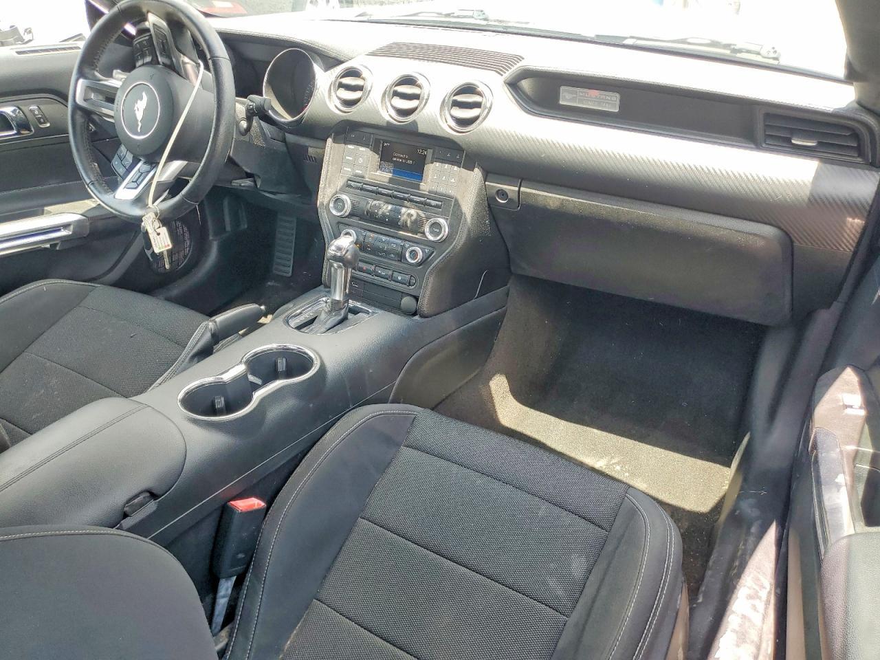 2016 Ford Mustang - zdjęcie 8