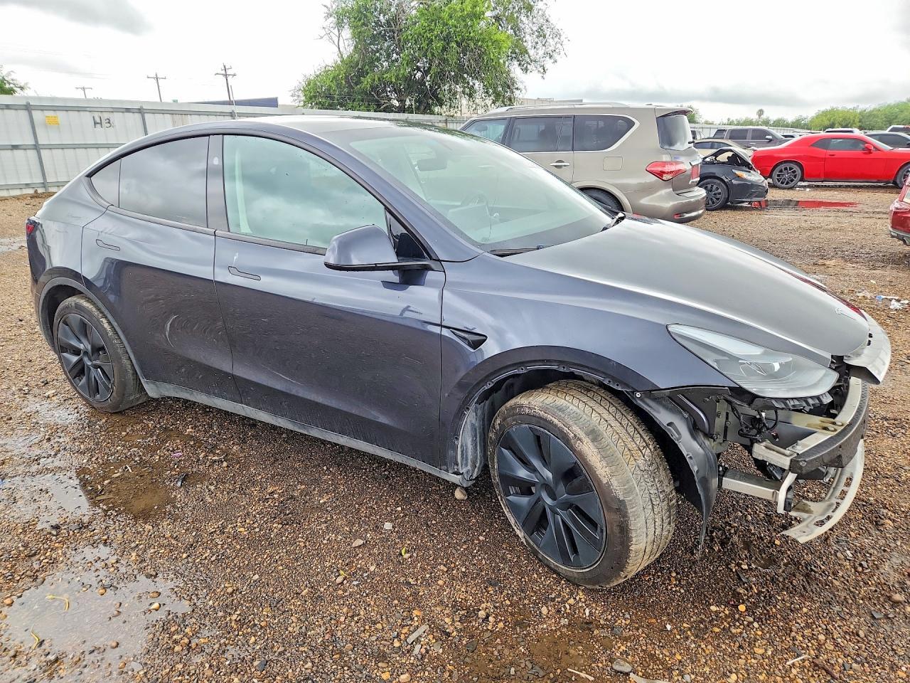 2024 Tesla Model Y - zdjęcie 4
