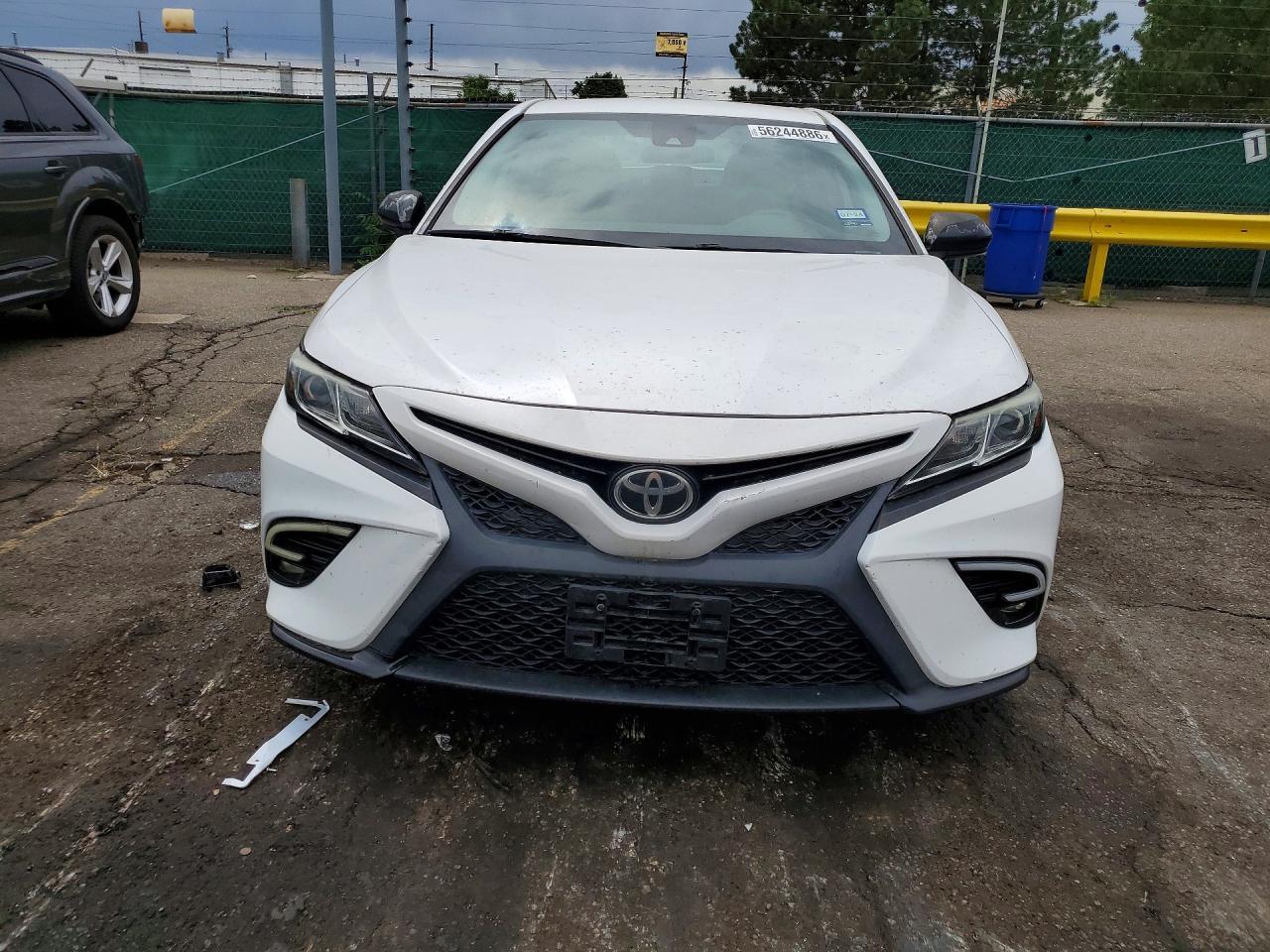 2019 Toyota Camry Se - zdjęcie 5