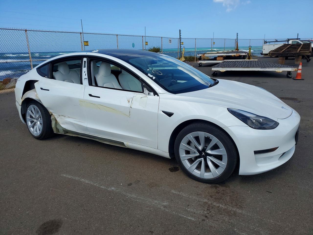 2023 Tesla Model 3 - zdjęcie 4
