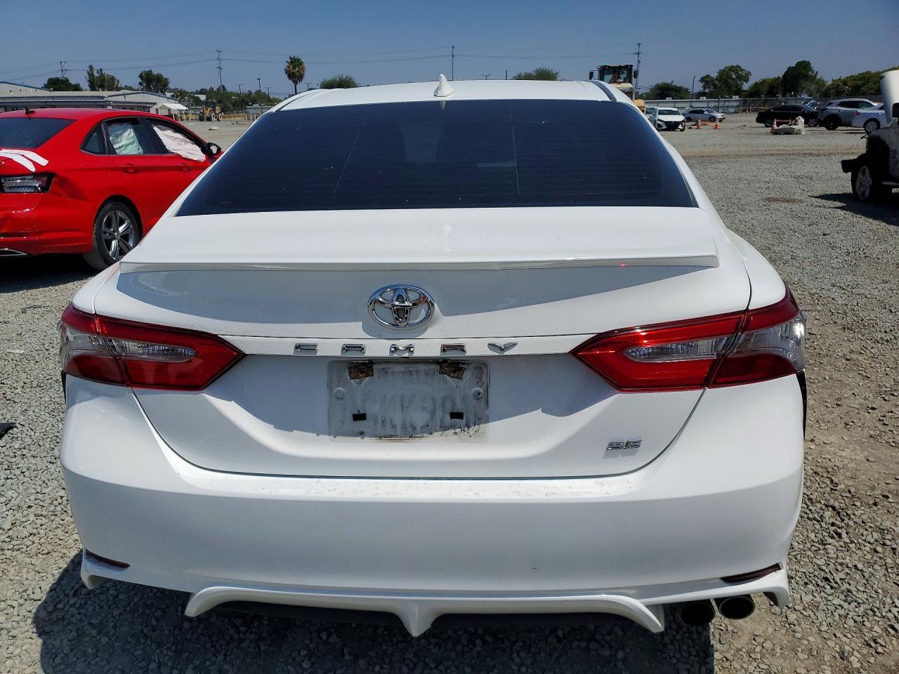 2019 Toyota Camry Se - zdjęcie 6