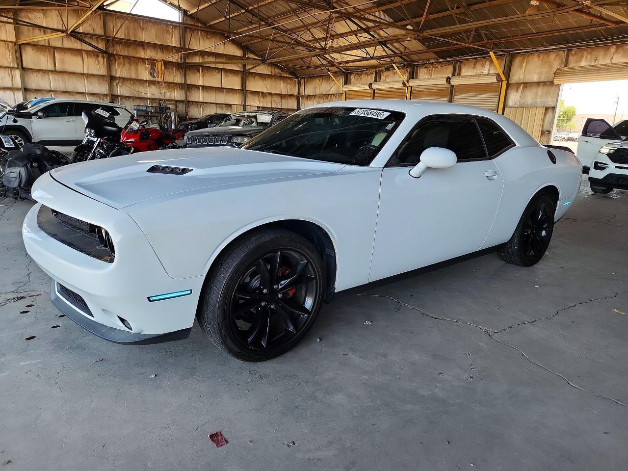 2016 Dodge Challenger Sxt - zdjęcie główne