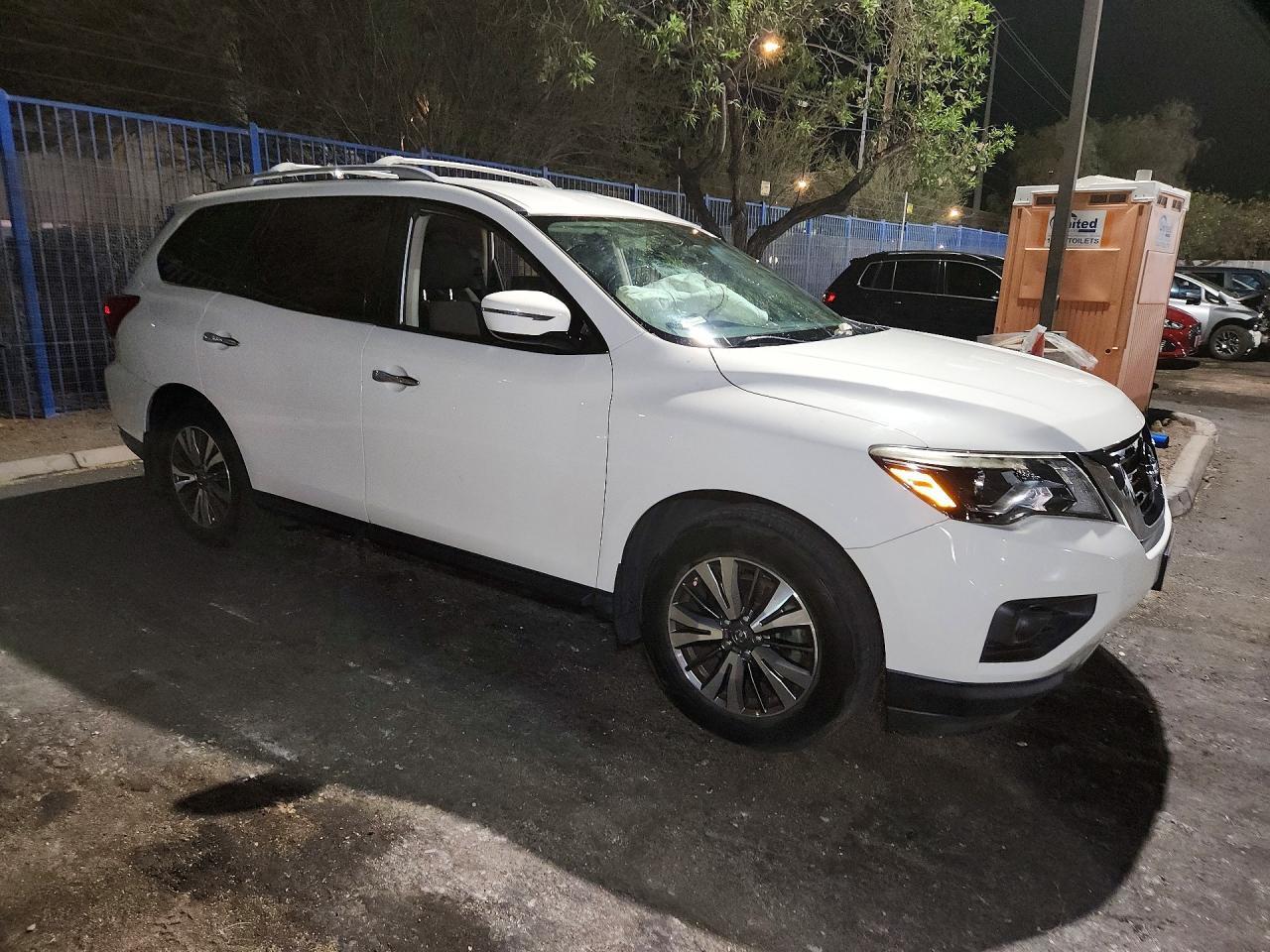 2017 Nissan Pathfinder Sv - zdjęcie 4