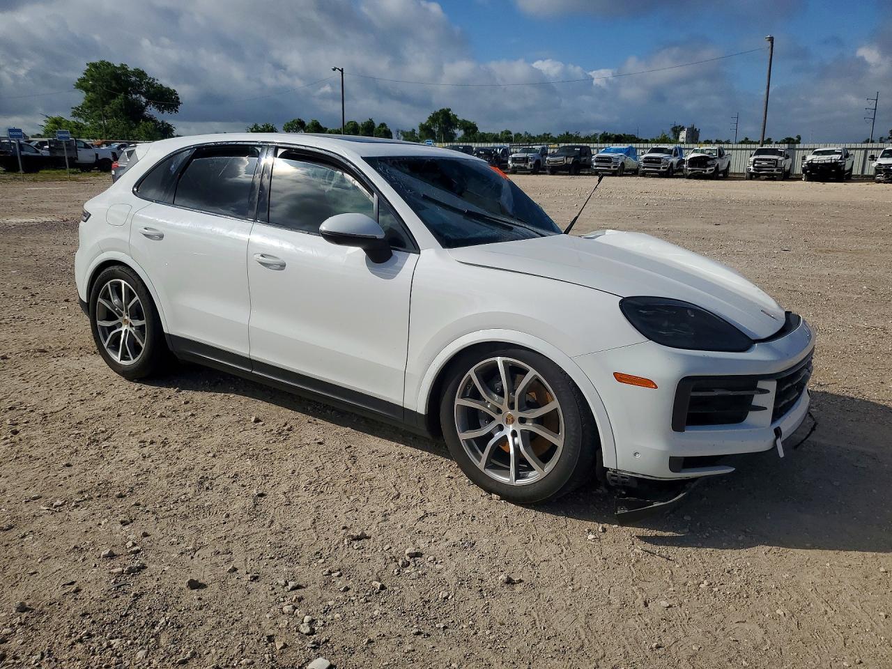 2024 Porsche Cayenne - zdjęcie 4