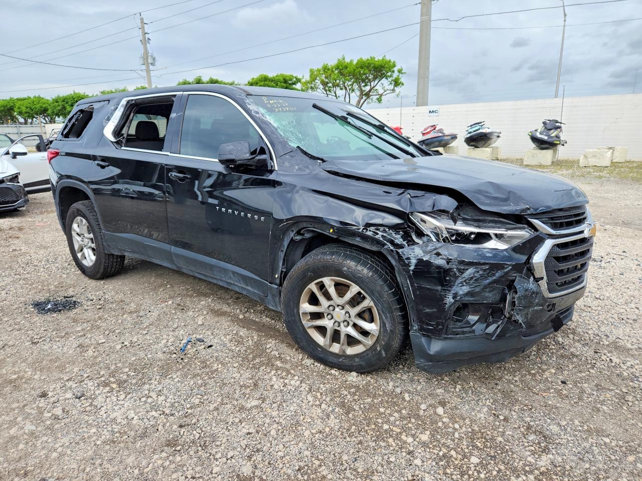 2020 Chevrolet Traverse Ls - zdjęcie 4