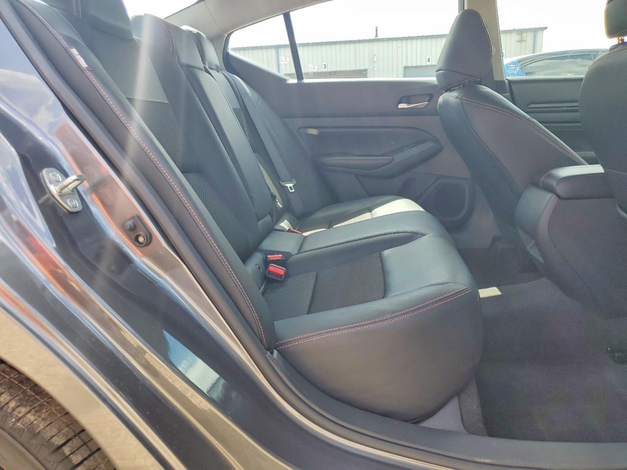 2022 Nissan Altima Sr - zdjęcie 10